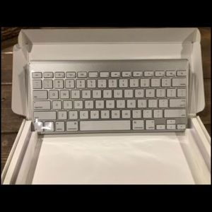 Apple wireless key board. Brand new never used